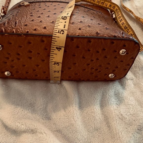 Ostrich Embossed Three Compartment Purse With Tassel and Bow - Picture 15 of 16